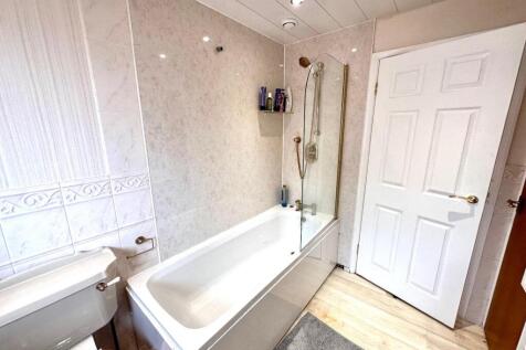 HOUSE BATHROOM
