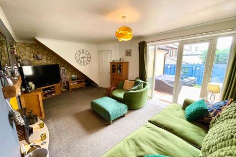 LOUNGE/ DINING
