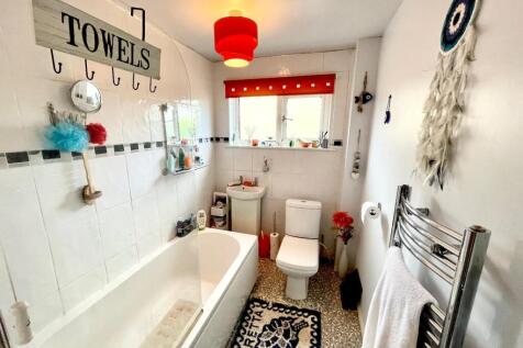 HOUSE BATHROOM