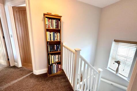 STAIRCASE TO FIRST FLOOR