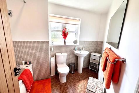 HOUSE BATHROOM