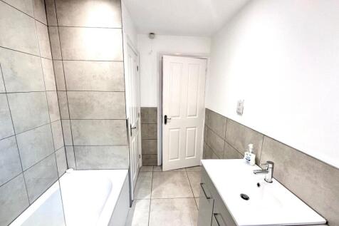 HOUSE BATHROOM