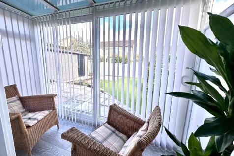 BREAKFAST SUN PORCH
