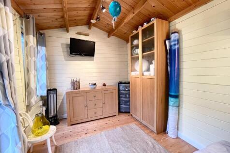 SUMMER HOUSE