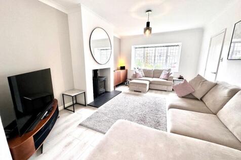 SPACIOUS LOUNGE