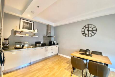 OPEN PLAN LIVING KITCHEN