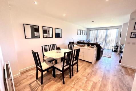 OPEN PLAN LIVING SPACE