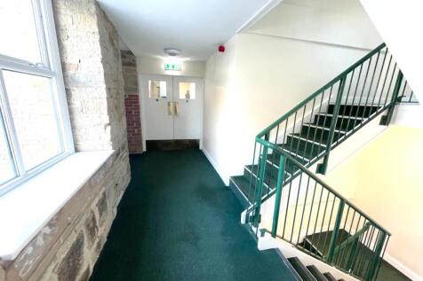 COMMUNAL ENTRANCE