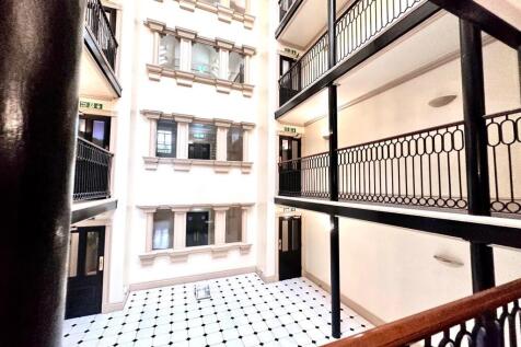 COMMUNAL ENTRANCE