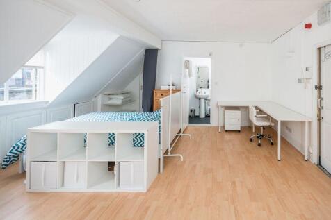 Studio Room
