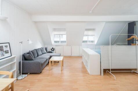Studio Room