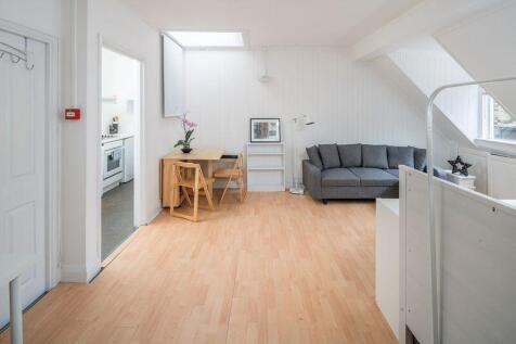 Studio Room