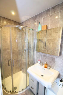 ensuite to bedroom 2