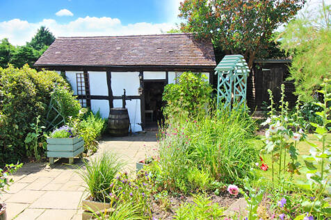 garden store garage