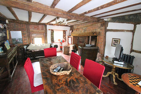 lounge dining