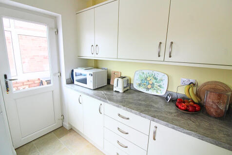 other side of kitchen