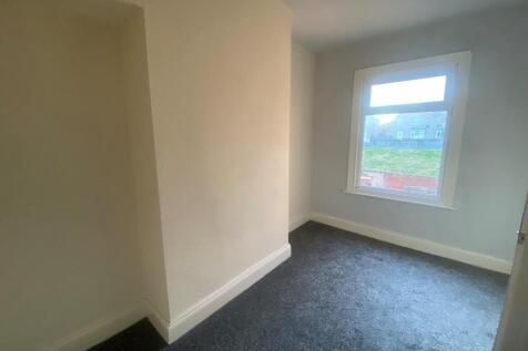 BEDROOM 1.jpg