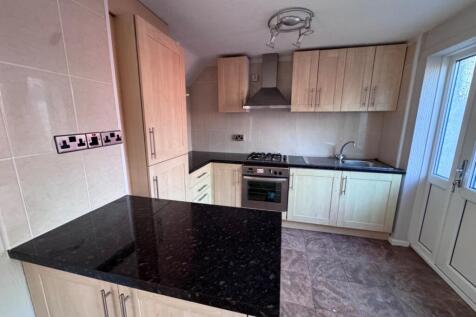 Kitchen 1/2