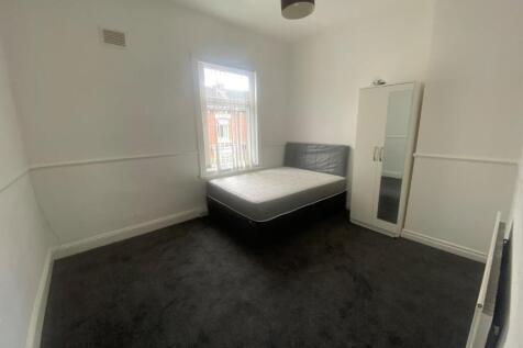 laurel street room 2.jpg
