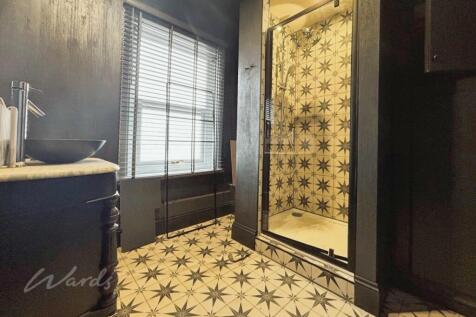 en-suite bed 4