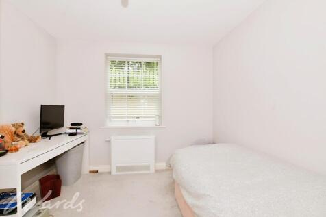 bedroom 2 speld