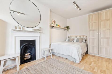 Reception/ Bedroom