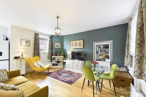 Sitting/Dining Room
