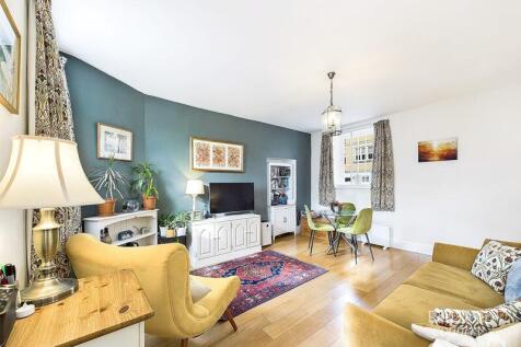 Sitting/Dining Room