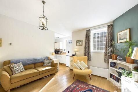 Sitting/Dining Room