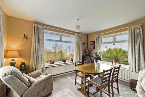 Sitting/Dining Room