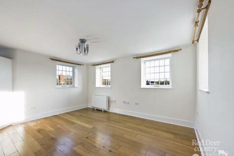 Sitting/Dining Room