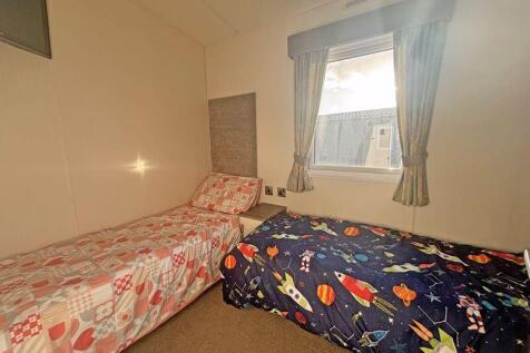 Twin Bedroom