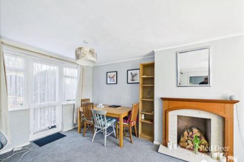 Sitting/Dining Room