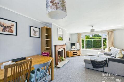 Sitting/Dining Room