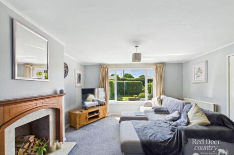 Sitting/Dining Room