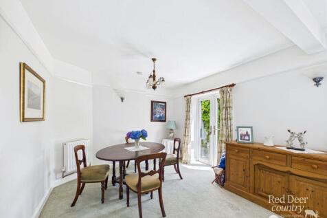 Sitting/Dining Room