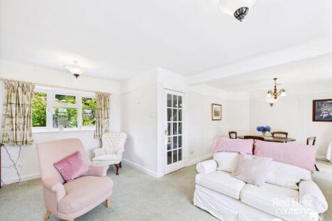Sitting/Dining Room
