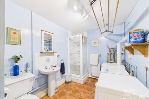 Utility/Shower Room