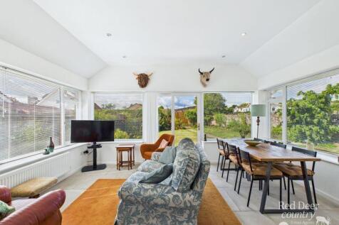 Sitting/Dining Room