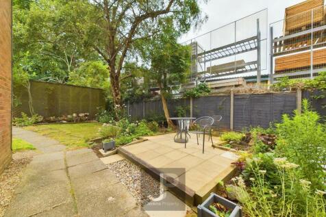 CAM01632G0-PR0126-STILL005.jpg