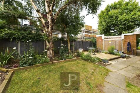 CAM01632G0-PR0126-STILL006.jpg