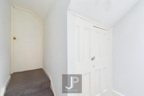 CAM01632G0-PR0174-STILL009.jpg