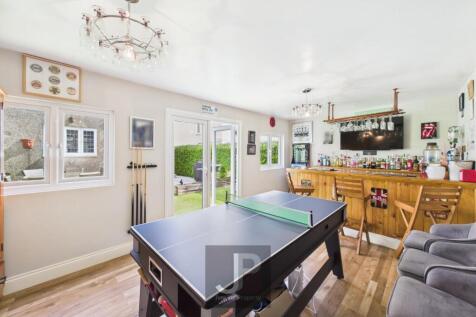 Out Building/ Entertainments Room