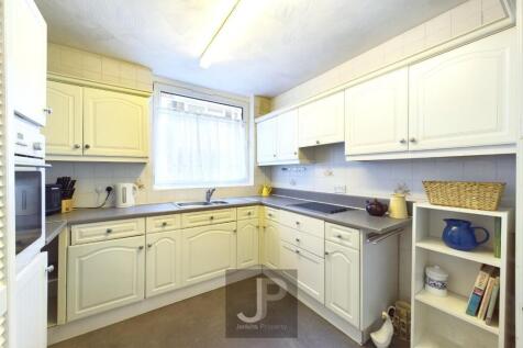CAM01632G0-PR0113-STILL021.jpg