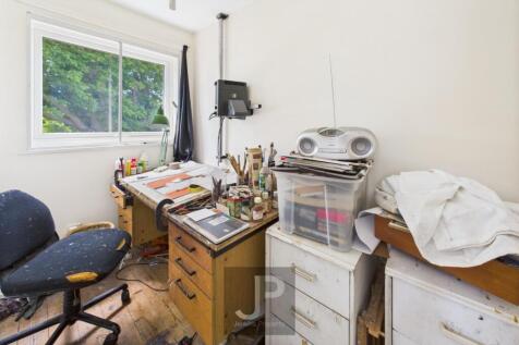 CAM01632G0-PR0188-STILL007.jpg