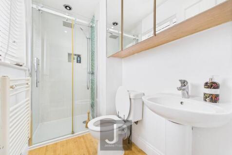 En - suite Shower