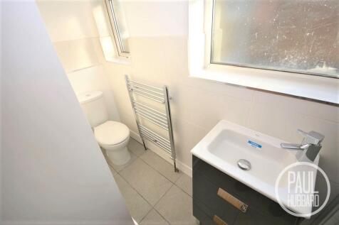 Bathroom x2.jpg