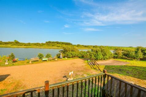 With a stunning view of lagoon and bird sanctury