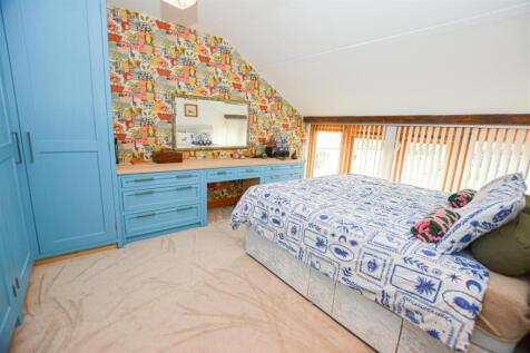 bed 2.jpg