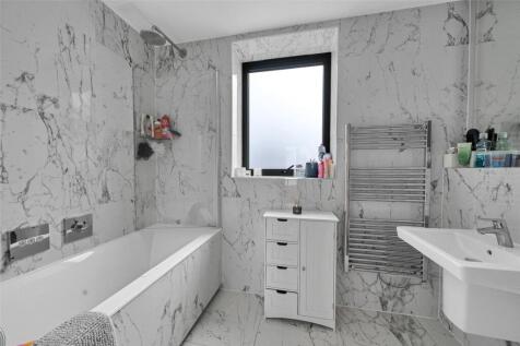 Bedroom1 En-Suite